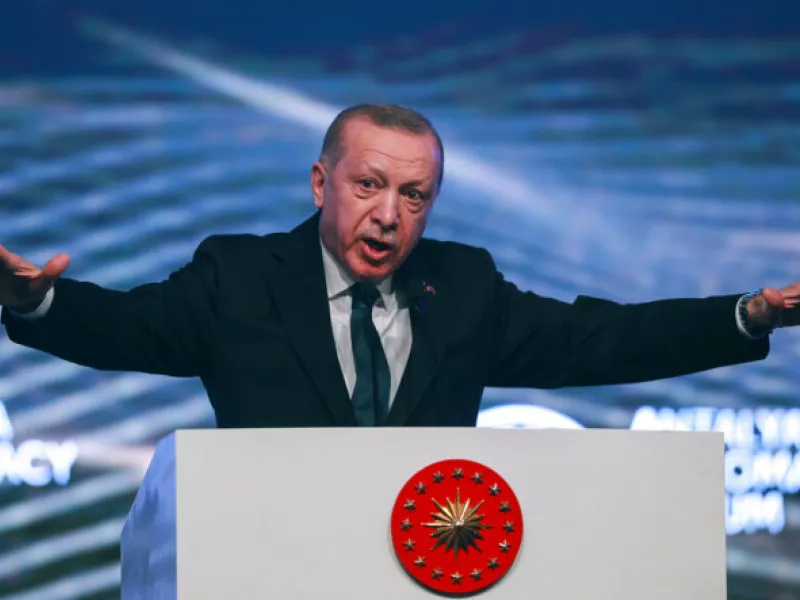 Στους πρόσφατους χάρτες τους οι Τούρκοι έχουν «κοκκινίσει» 16 νησιά δυναμιτίζοντας το κλίμα ενόψει καλοκαιριού.