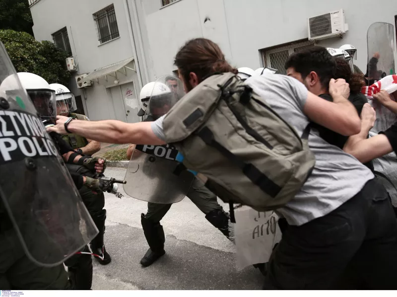 Αντιπαράθεση ΝΔ - ΣΥΡΙΖΑ για τα επεισόδια στο ΑΠΘ
