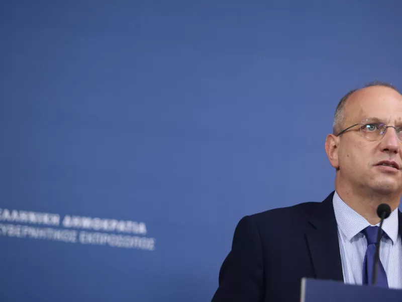 Οικονόμου: Ο Τσίπρας ονειρεύεται εκλογές, η κυβέρνηση λύνει προβλήματα