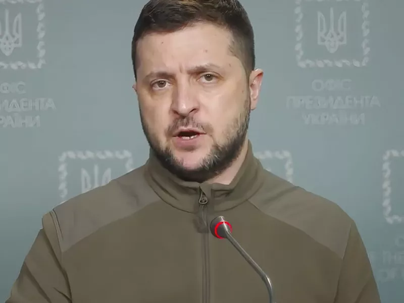 Ζελένσκι: Η εκκένωση της χαλυβουργίας Αζοφστάλ στη Μαριούπολη θα συνεχιστεί σήμερα
