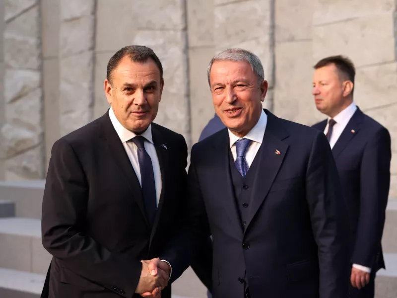 Να σταματήσουν οι εντάσεις κάλεσε τον Ακάρ ο Παναγιωτόπουλος - Δείτε το βίντεο της συνάντησης