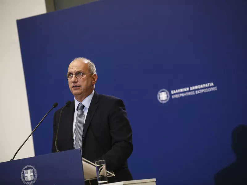 O Γιάννης Οικονόμου.