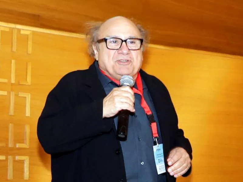 Χόλιγουντ κατά της απαγόρευσης των αμβλώσεων – Ντάνι ντε Βίτο: Ανώτατο Δικαστήριο του κ…ου