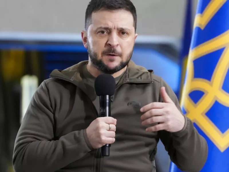 Ζελένσκι: Παραδέχτηκε ότι ο στρατός αποσύρθηκε από το Λισιτσάνσκ αλλά υπόσχεται ότι «θα επιστρέψει»