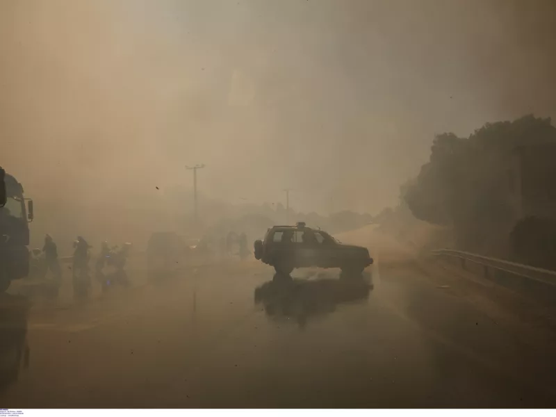 Φωτιά στα Μέγαρα