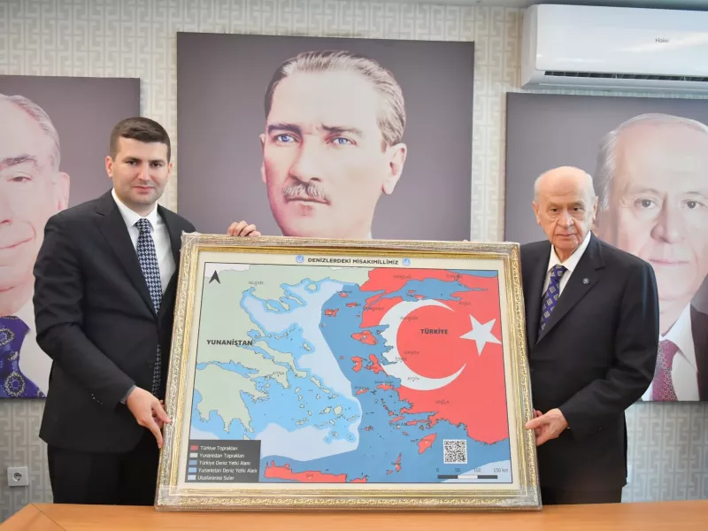 Ο Μπαχτσελί με τους Γκρίζους Λύκους