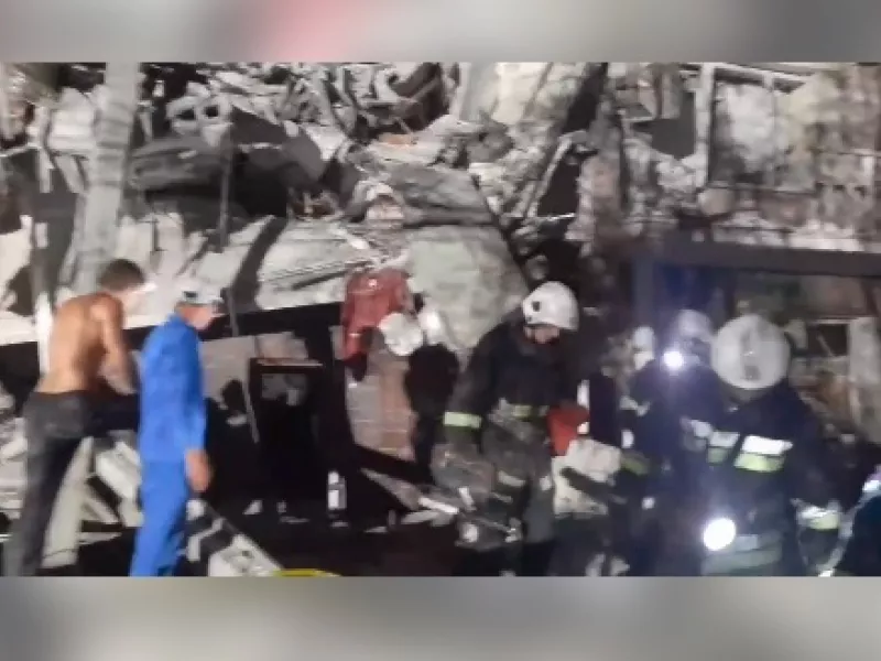 Οδησσός: Πολυκατοικία χτυπήθηκε από ρωσικό πύραυλο - Τουλάχιστον 14 νεκροί