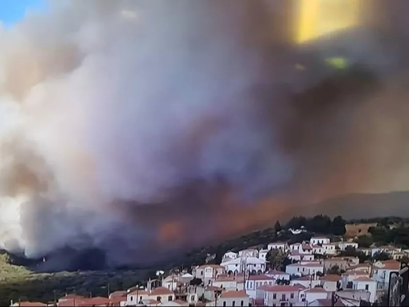 Φωτιά στη Βρίσα