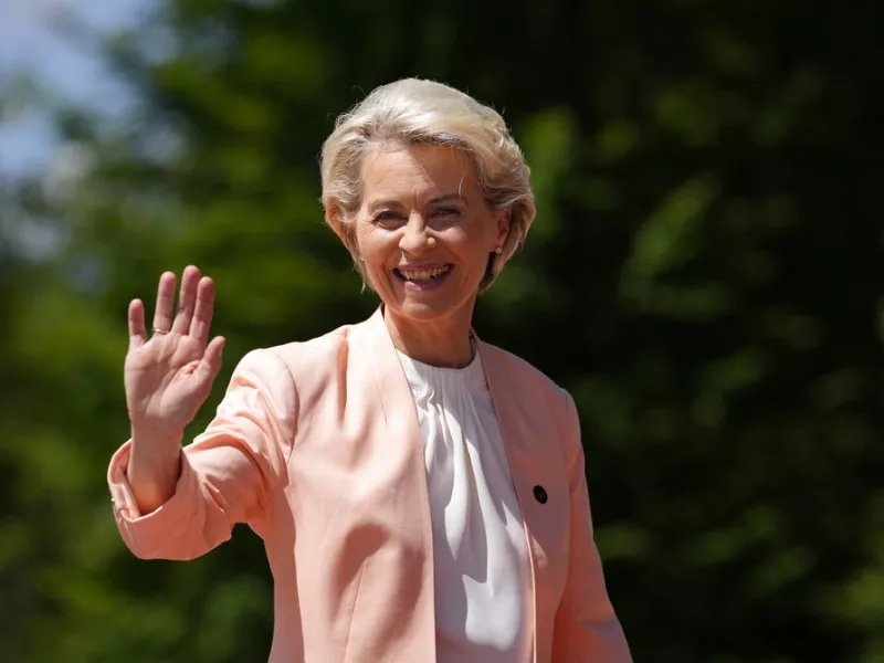 Η Ούρσουλα Φον ντερ Λάιεν για την έξοδο της Ελλάδας από ενισχυμένη εποπτεία