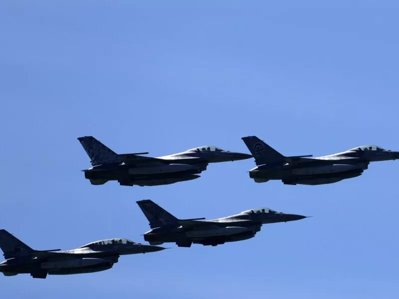 F-16 