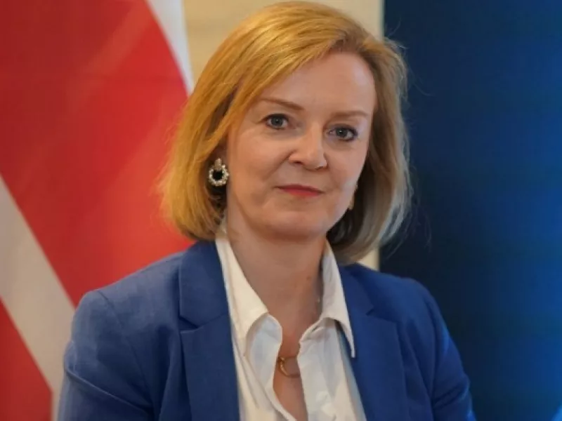Η υποψήφια για την πρωθυπουργία στη Βρετανία Λιζ Τρας για Μακρόν