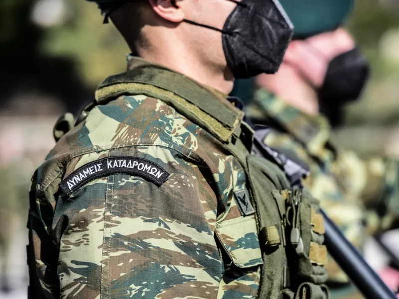 Προκήρυξη για την πρόσληψη 2.000 επαγγελματιών οπλιτών