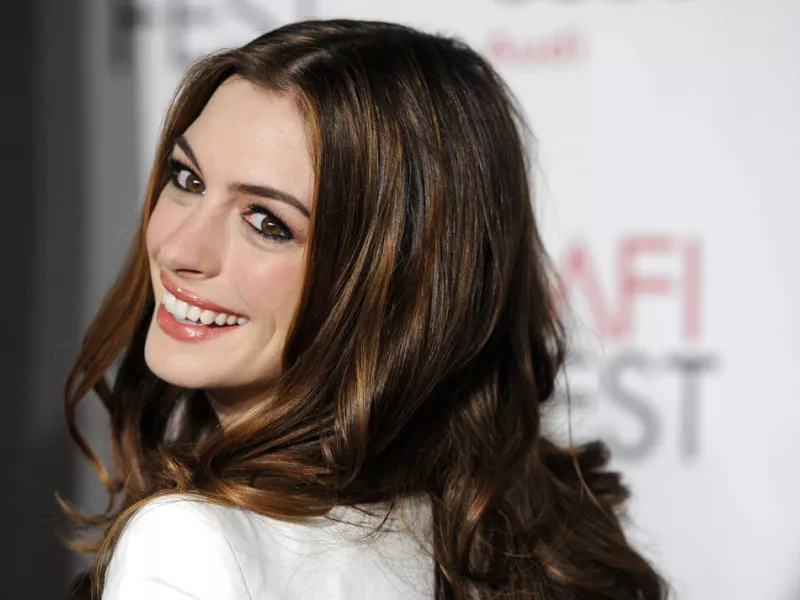 H Anne Hathaway πρωταγωνιστεί στην ταινία «The Idea of You»