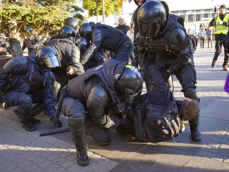 Επιστράτευση στη Ρωσία: Βαρύτερες ποινές για λιποτάκτες - Τουλάχιστον 700 συλλήψεις διαδηλωτών