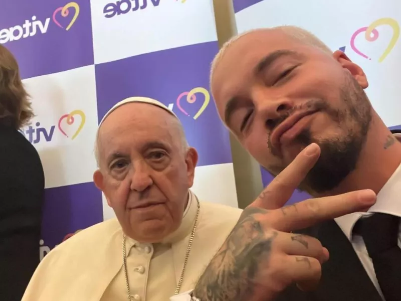 Πάπας Φραγκίσκος J. Balvin
