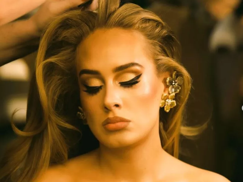 Η Adele στο νέο της βίντεο κλιπ 