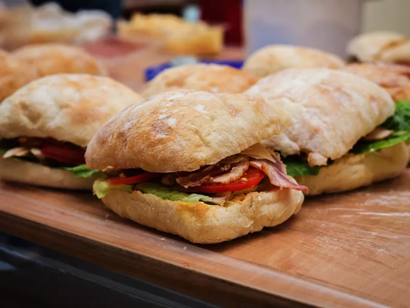 Φτιάξτε εύκολα ψωμάκια ciabatta 