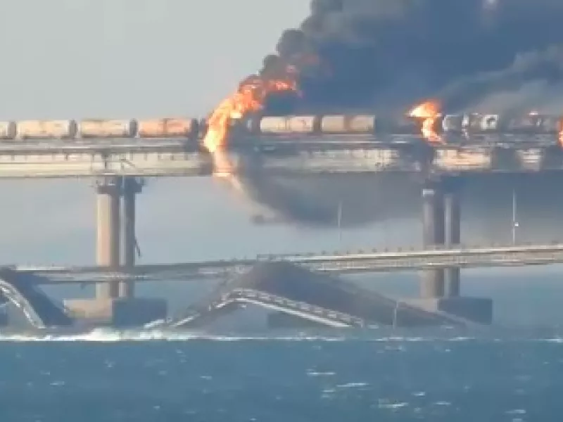 Όταν ο Ποντολιάκ δήλωνε ότι η γέφυρα της Κριμαίας πρέπει να καταστραφεί, και η Μόσχα απειλούσε