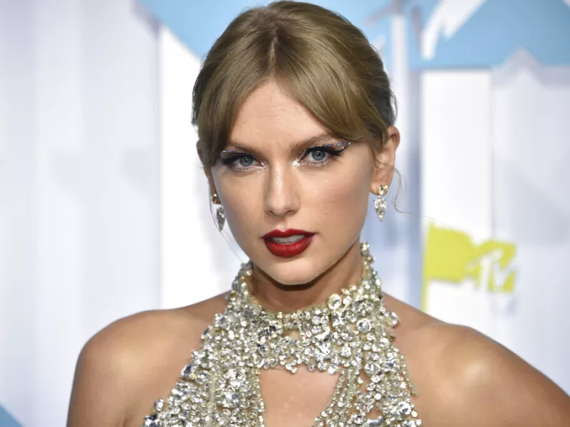 H Taylor Swift