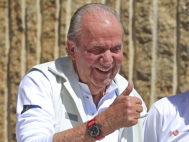 Ο τέως βασιλιάς Χουάν Κάρλος αρνείται ότι έχει αποκτήσει κόρη εκτός γάμου