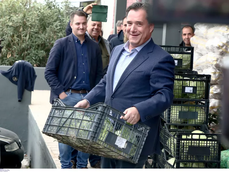 Γεωργιάδης από την αγορά του Ρέντη: Στο καλάθι του Αη Βασίλη θα προστεθούν άλλοι χίλιοι κωδικοί