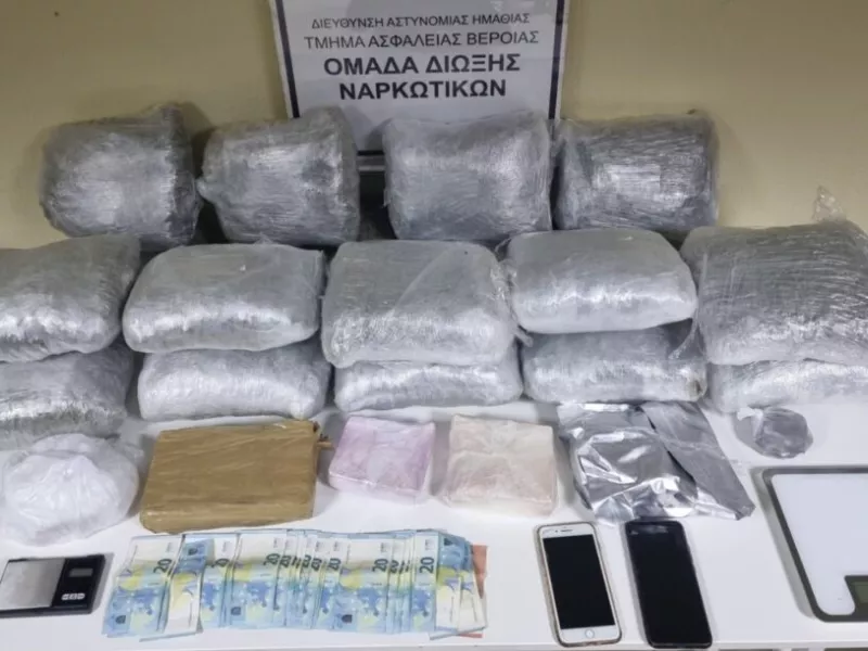 Θεσσαλονίκη: Συνελήφθη 42χρονος που έκρυβε στο διαμέρισμά του τρία κιλά κοκαΐνης και 19 κιλά χασίς 