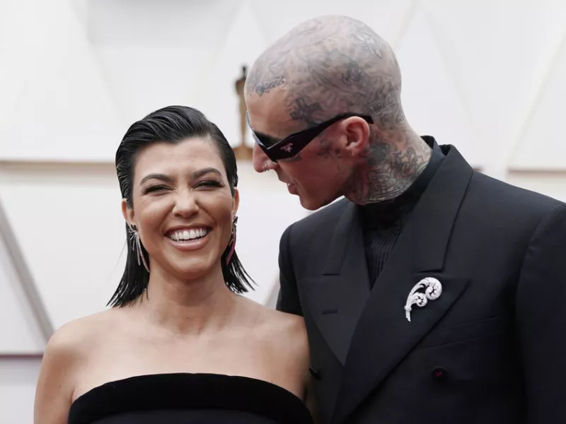 Η Kourtney Kardashian με τον σύζυγό της 