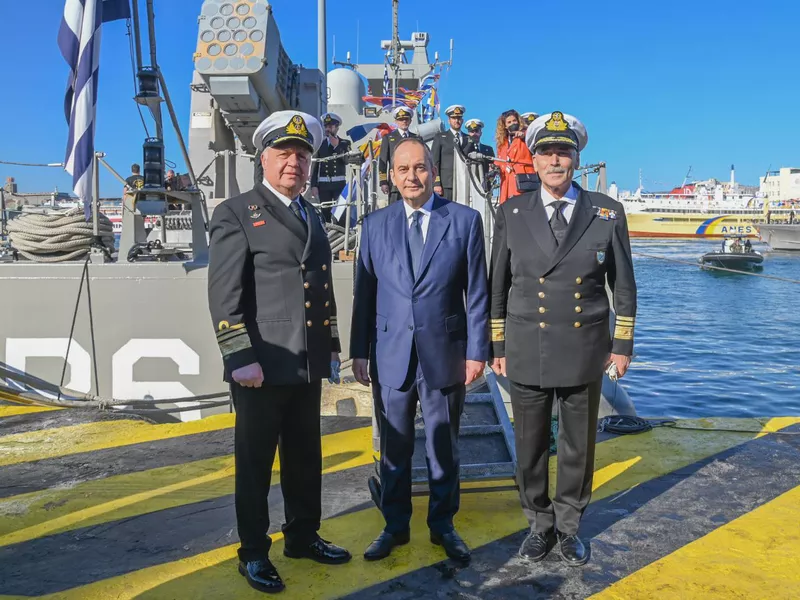 Στην πυραυλάκατο «ΡΟΥΣΣΕΝ» ο Γιάννης Πλακιωτάκης και η Δόμνα Μιχαηλίδου 