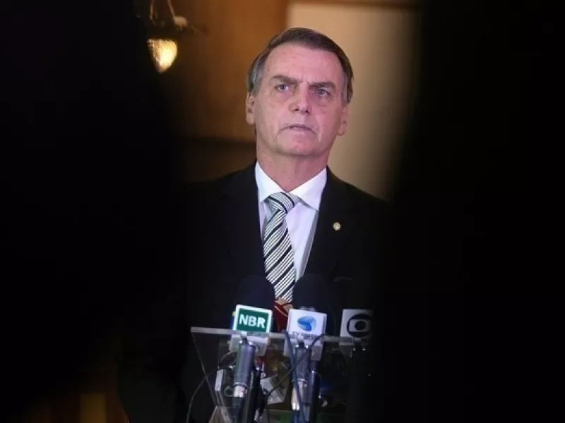 Ο Μπολσονάρου ζητά το διαβατήριό του για να πάει στην ορκωμοσία Τραμπ