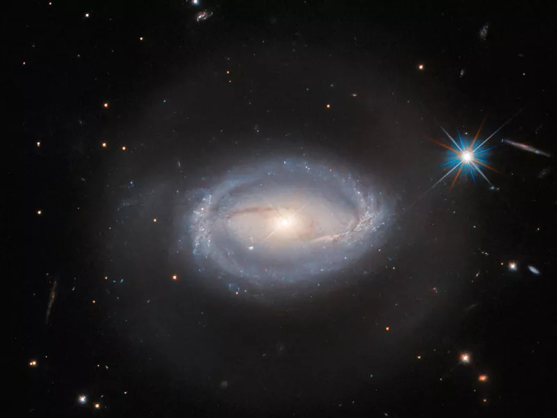 Το Hubble της NASA βλέπει ένα συναρπαστικό ενεργό γαλαξία
