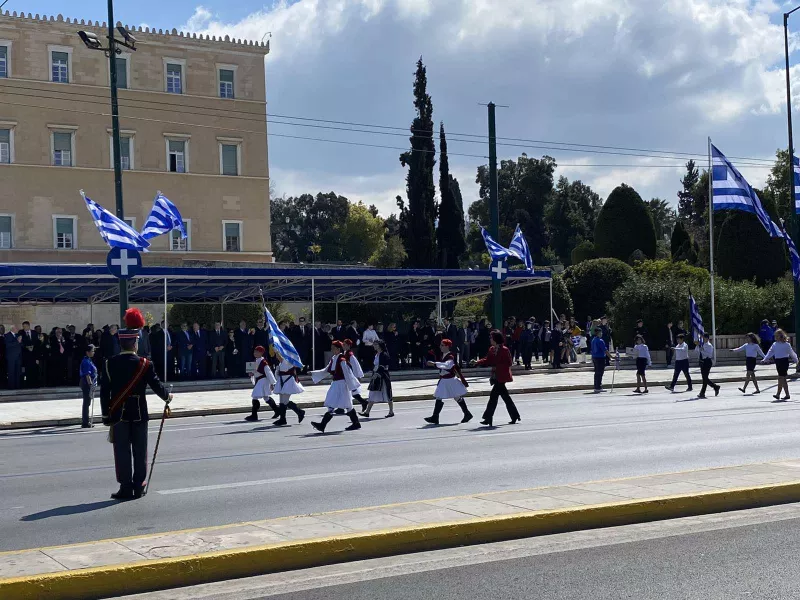 Μαθητικές παρελάσεις 28ης Οκτωβρίου: Κυκλοφοριακές ρυθμίσεις σε Αθήνα- Πειραιά