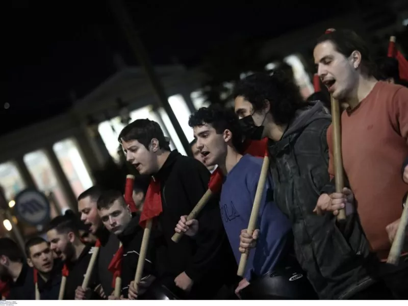 Συγκέντρωση ΚΝΕ στο Σύνταγμα: «Το έγκλημα αυτό να μη συγκαλυφθεί, όλων των νεκρών να γίνουμε η φωνή»