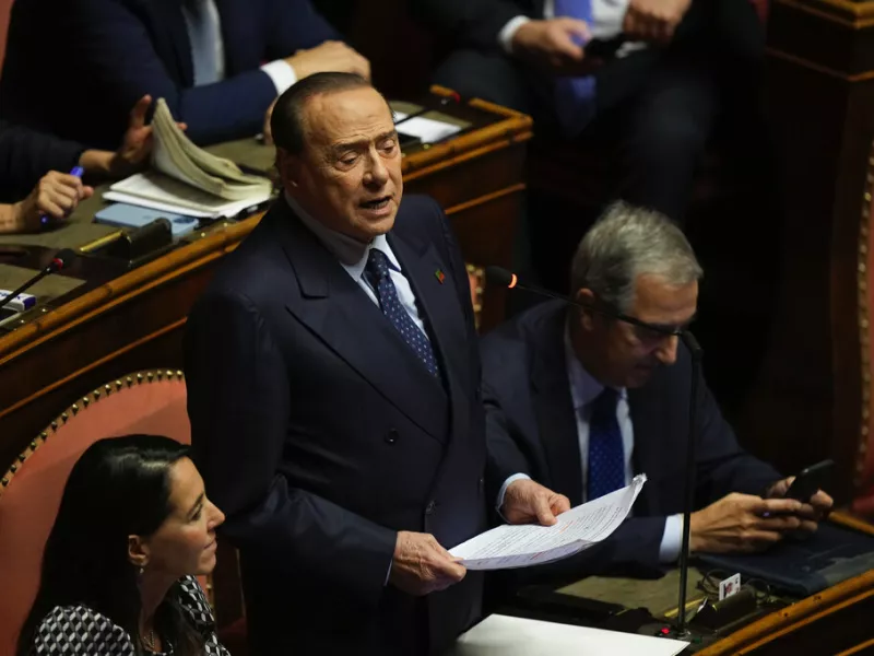 Ιατρικό ανακοινωθέν για Μπερλουσκόνι