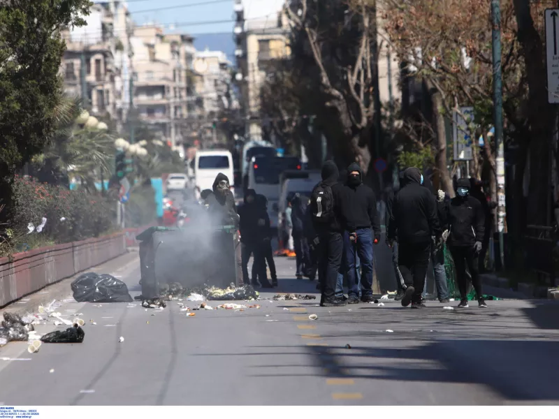 Επεισόδια έξω από ΑΣΟΕΕ: