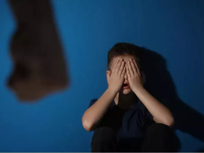Ζάκυνθος, κακοποίηση παιδιών από τη μητέρα τους