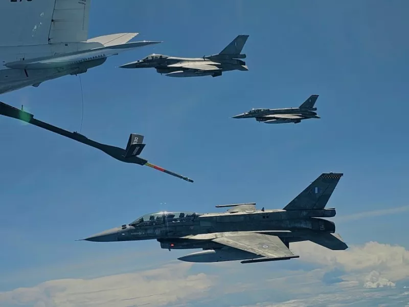 F16