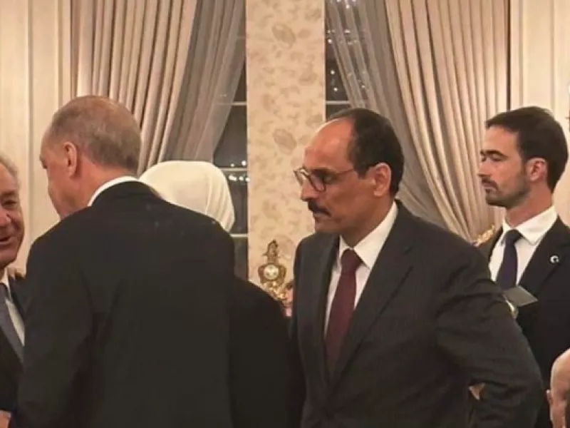 Ο υπουργός Εξωτερικών Βασίλης Κασκαρέλης στην τελετή ορκωμοσία του Ερντογάν