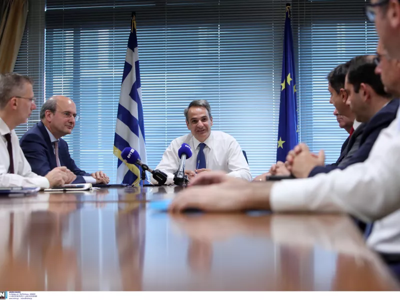Μητσοτάκης στο ΥΠΟΙΚ