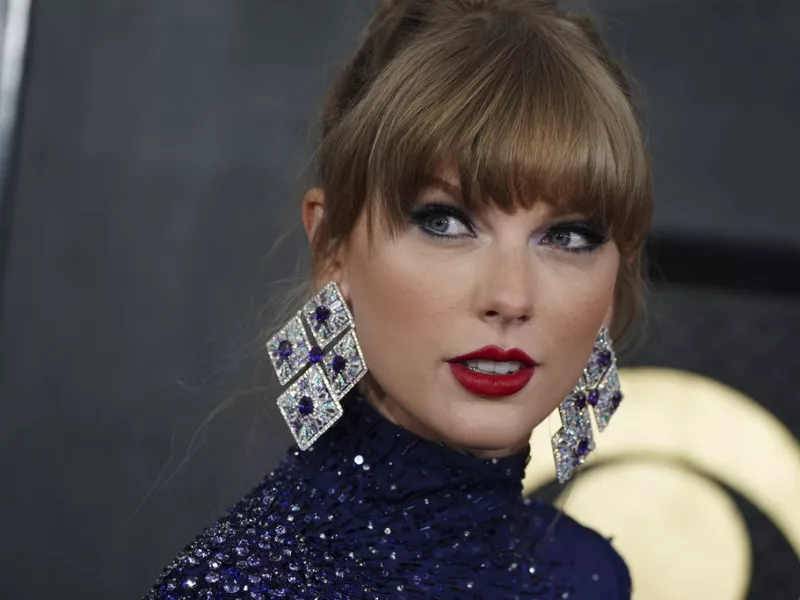 H Taylor Swift