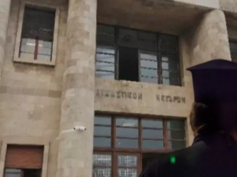 σε αργία παπας στη Ρόδο