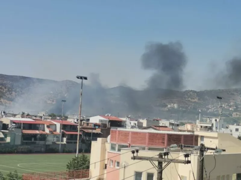 Φωτιά Άσπρες Πεταλούδες Μαγνησία