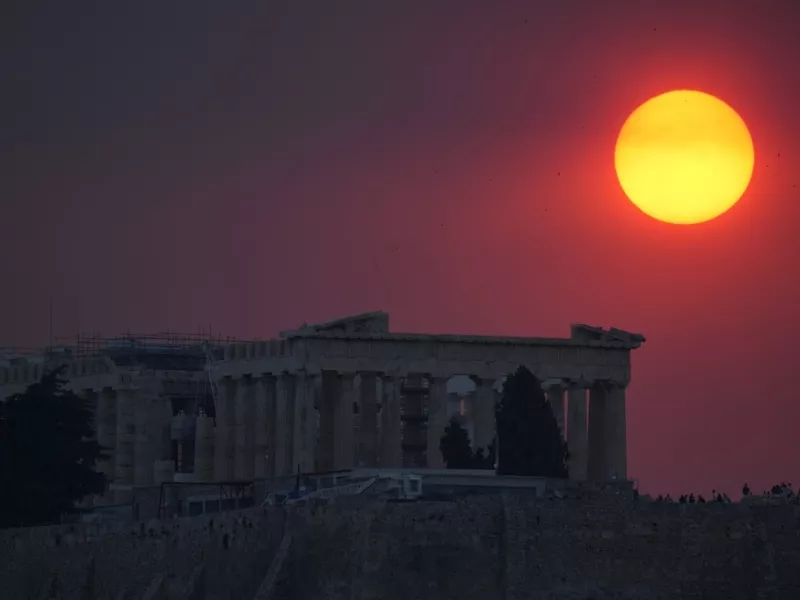 Ακρόπολη, καπνός