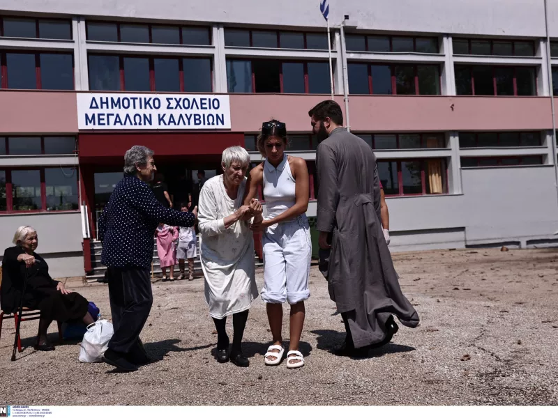 Εθελοντές στα Κέντρα Υποδοχής απεγκλωβισμένων 