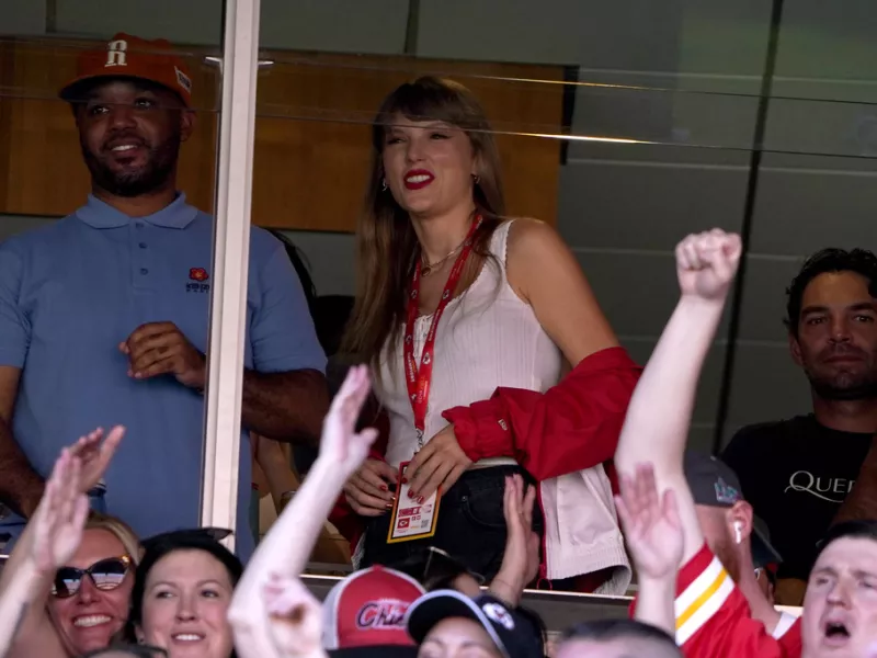 H Taylor Swift 