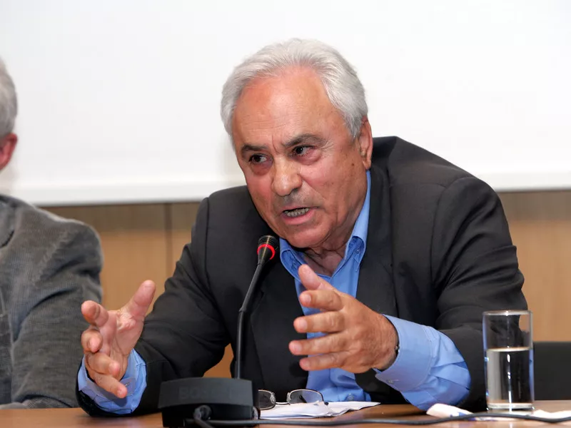 πέτρος θέμελης