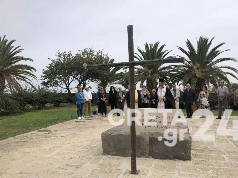 Τρισάγιο στον τάφο του Νίκου Καζαντζάκη