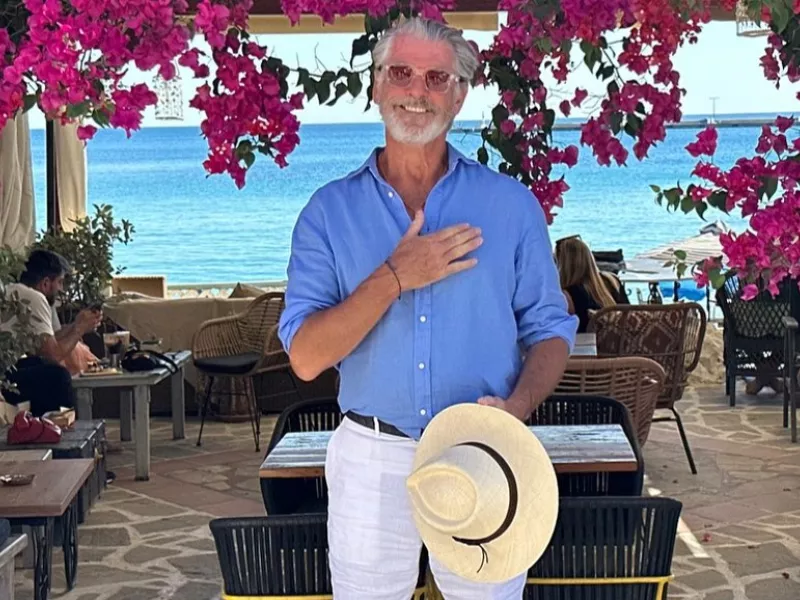 Ο Pierce Brosnan