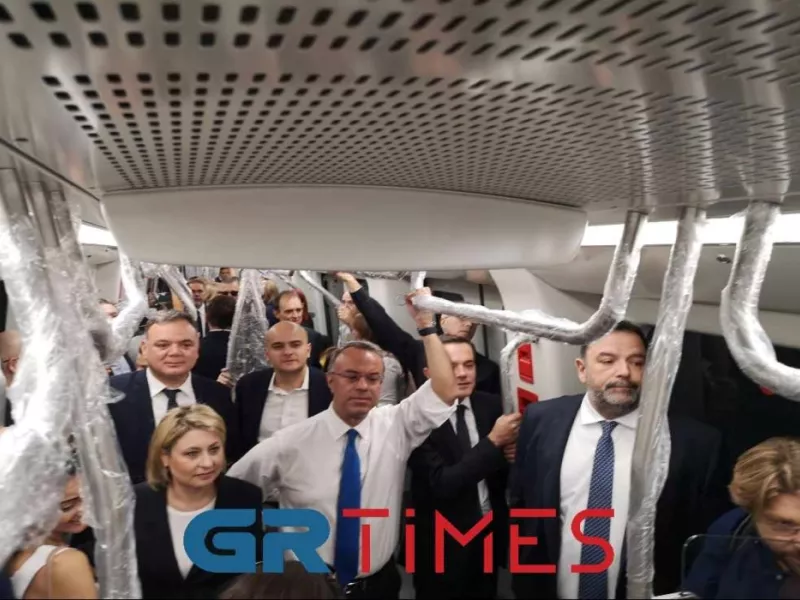 Η βόλτα Σταϊκούρα με το Μετρό Θεσσαλονίκης 