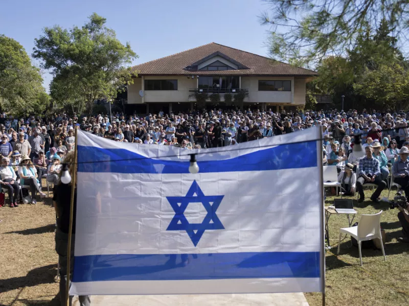 memorial ceremony of Vivian Silver