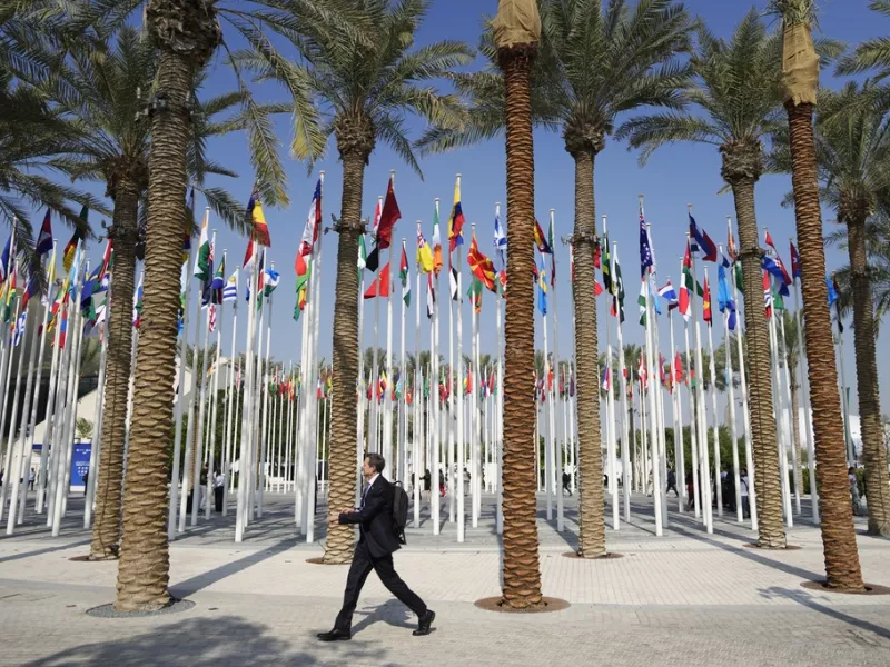 COP28: Παρατάθηκαν οι διαβουλεύσεις το σχέδιο συμφωνίας με ευρεία υποστήριξη